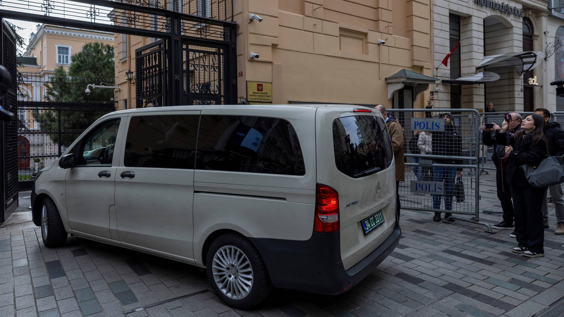 ΗΠΑ – Ρωσία: Συνομιλίες στην Κωνσταντινούπολη για την εξομάλυνση του έργου των διπλωματικών αποστολών-1