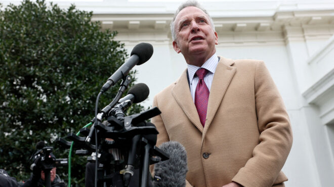 ηπα-βήμα-προς-τα-εμπρός-οι-συνομιλίε-563562460