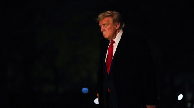 ο-τραμπ-απειλεί-εκ-νέου-με-δασμούς-στα-η-563563396