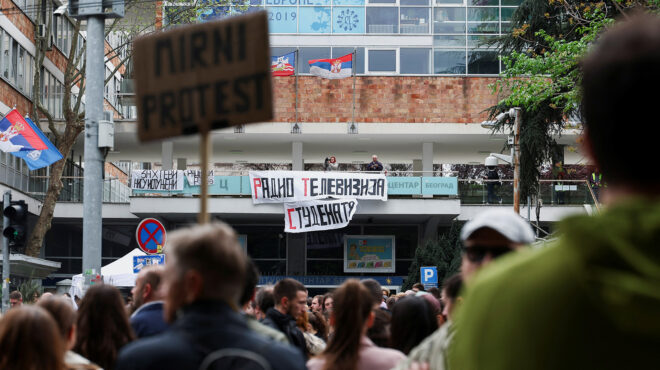 σερβία-φοιτητές-διέκοψαν-τη-ροή-του-πρ-563569321