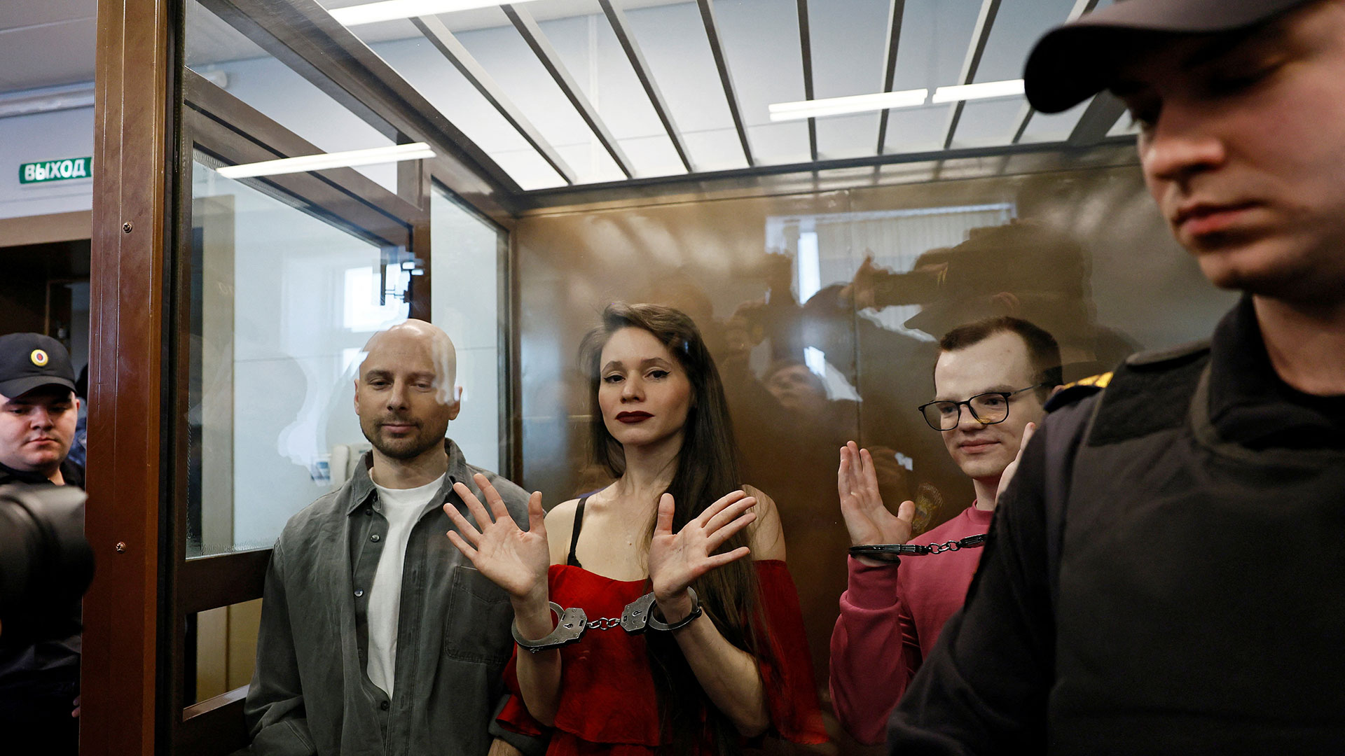 Ρωσία: Ποινή φυλάκισης 5,5 ετών σε δημοσιογράφους για «εξτρεμιστική δράση»-1