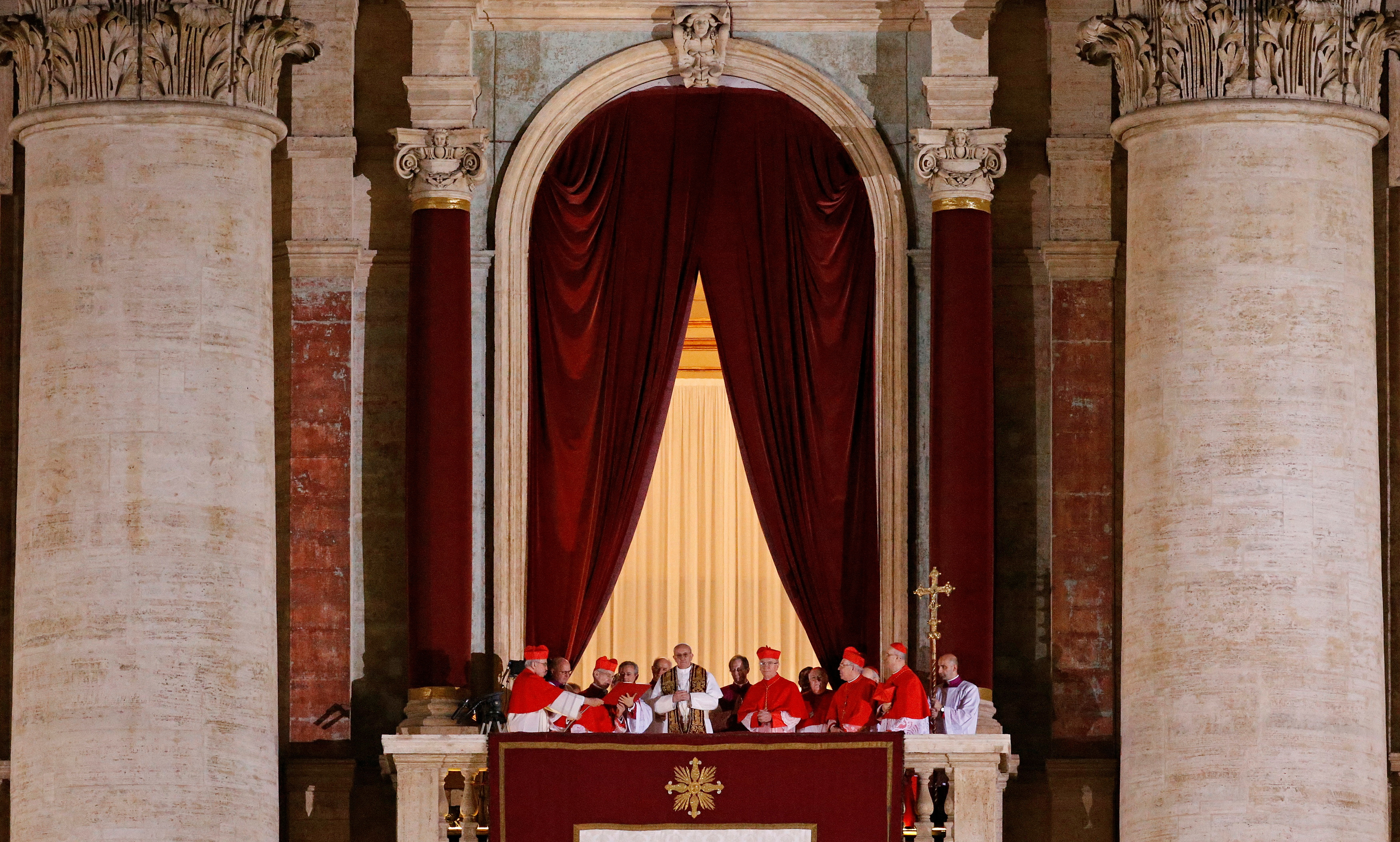 Το γλωσσάρι της παπικής μετάβασης: Από το «extra omnes» έως το… δαχτυλίδι του ψαρά-1