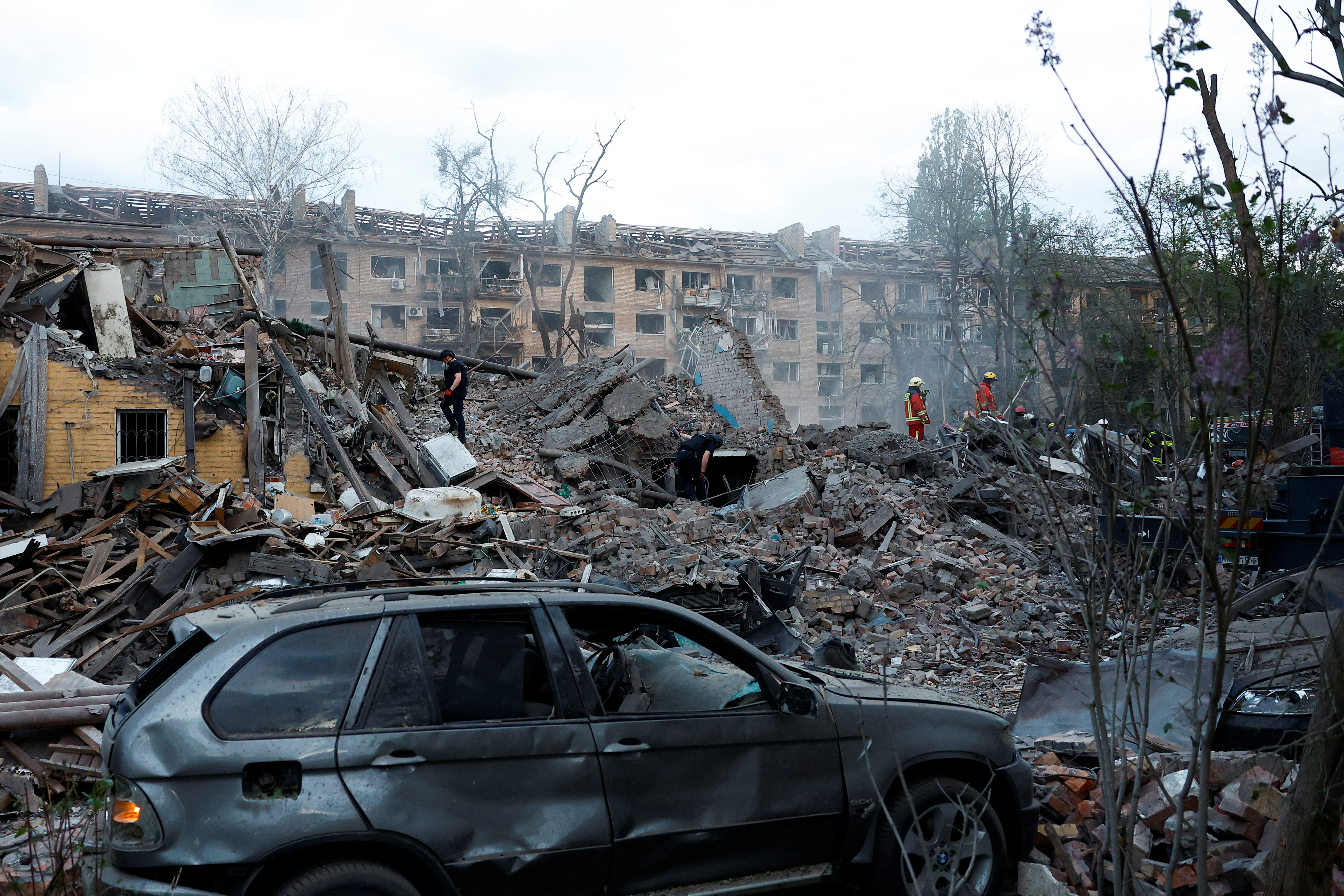 Ουκρανικό: Στη μέγγενη Τραμπ – Ρωσίας ο Ζελένσκι, που επιστρέφει εσπευσμένα στο Κίεβο-1