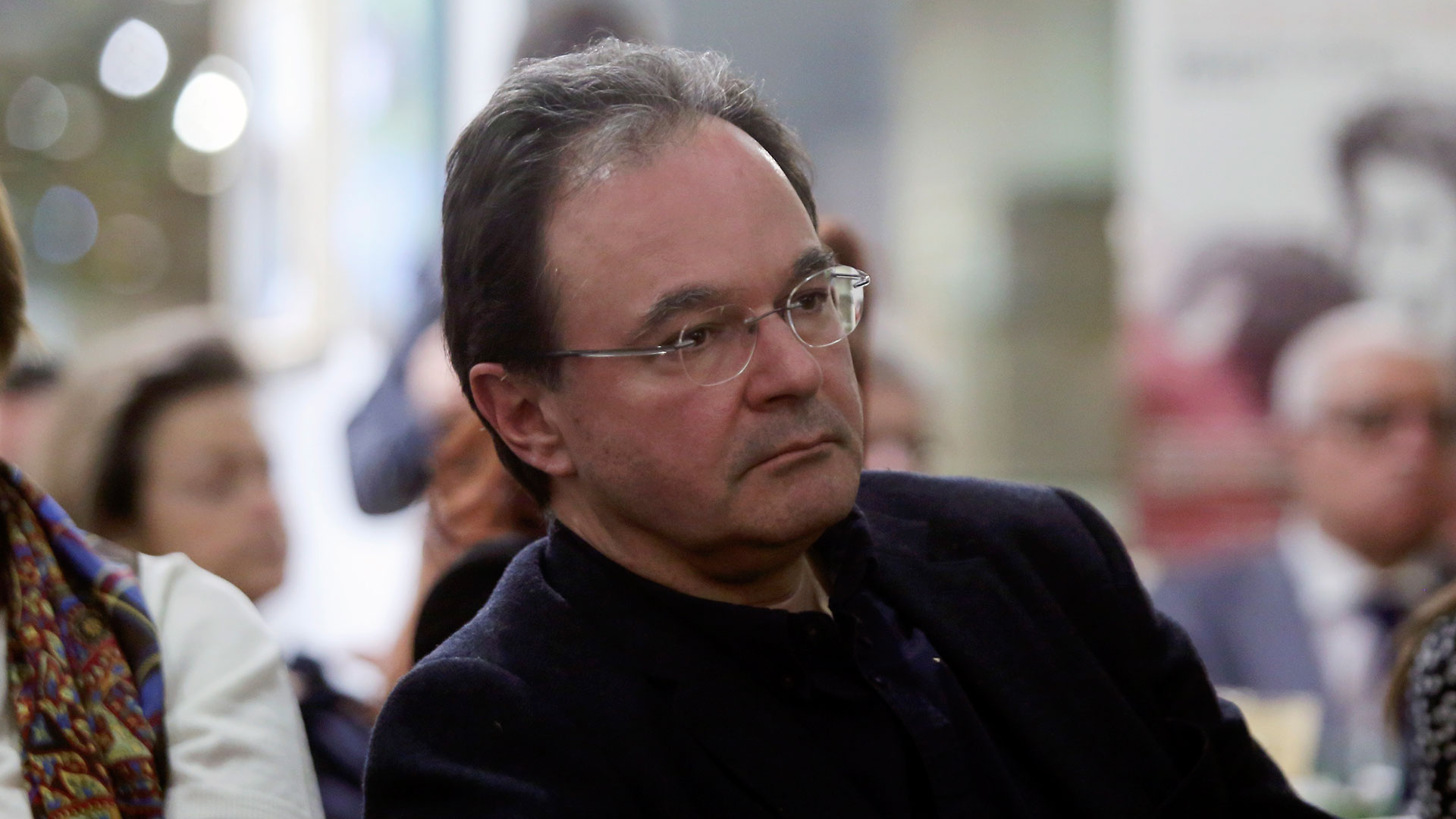 Αδιέξοδα εκτός, εντεινόμενος αυταρχισμός εντός-6