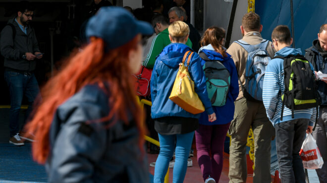 πάσχα-σε-εξέλιξη-η-έξοδος-των-εκδρομέω-563561926