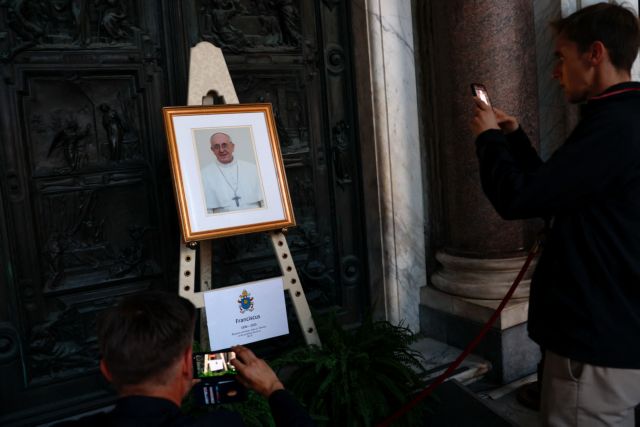 Κηδεία Πάπα: Δρακόντεια μέτρα ασφαλείας στη Ρώμη-2