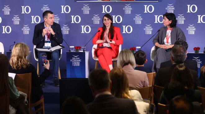 ακόμα-10-000-δημόσιοι-υπάλληλοι-θα-εκπαιδ-563559808