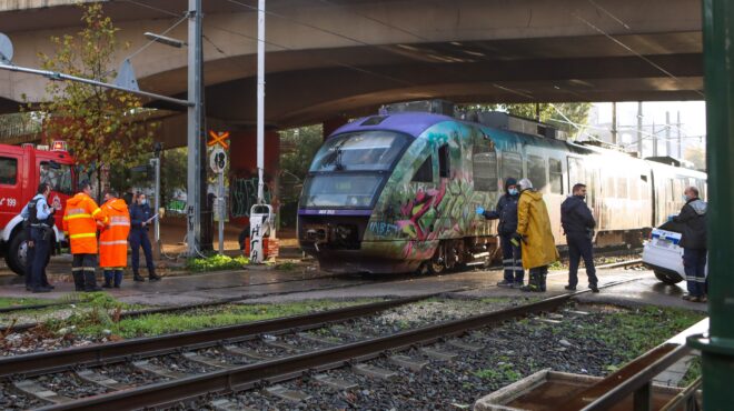 αυλίδα-συρμός-του-προαστιακού-συγκρο-563563282