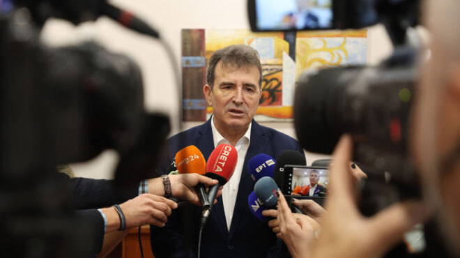 χρυσοχοΐδης-για-εξάρχεια-η-απαγόρευσ-563580160