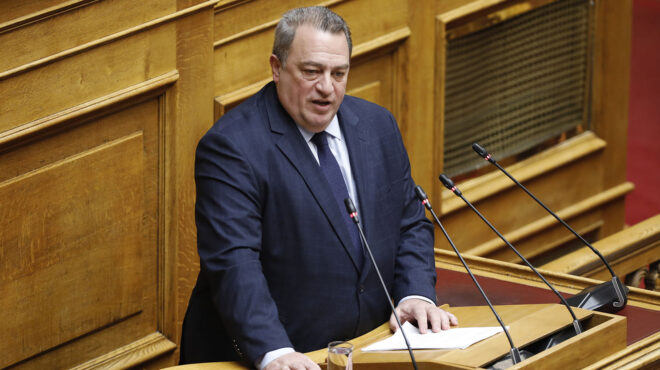 θεωρείο-ενα-παλιό-άρθρο-563542132