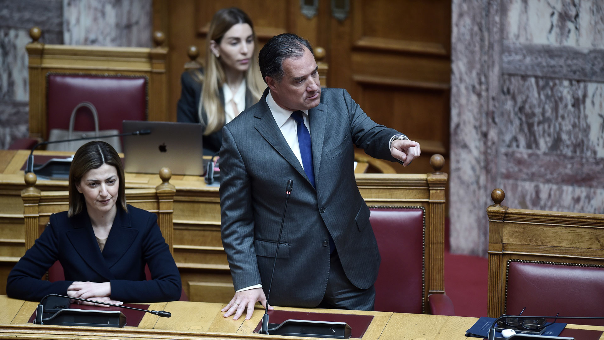 Βουλή: «Εκατέρωθεν πυρά» στη συζήτηση για άρση ασυλίας των Δουδωνή – Οζγκιούρ-2