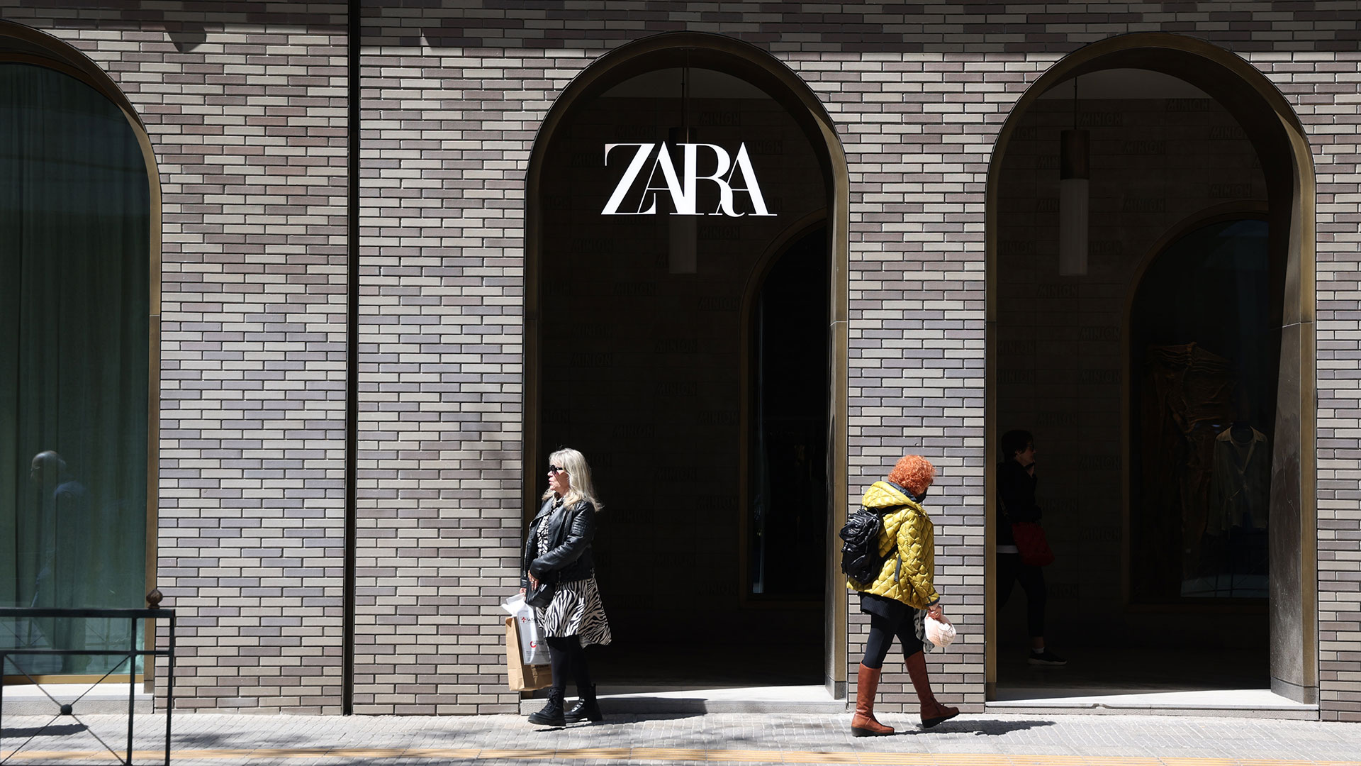 «Μινιόν»: Με Zara επαναλειτουργεί το ιστορικό πολυκατάστημα-1