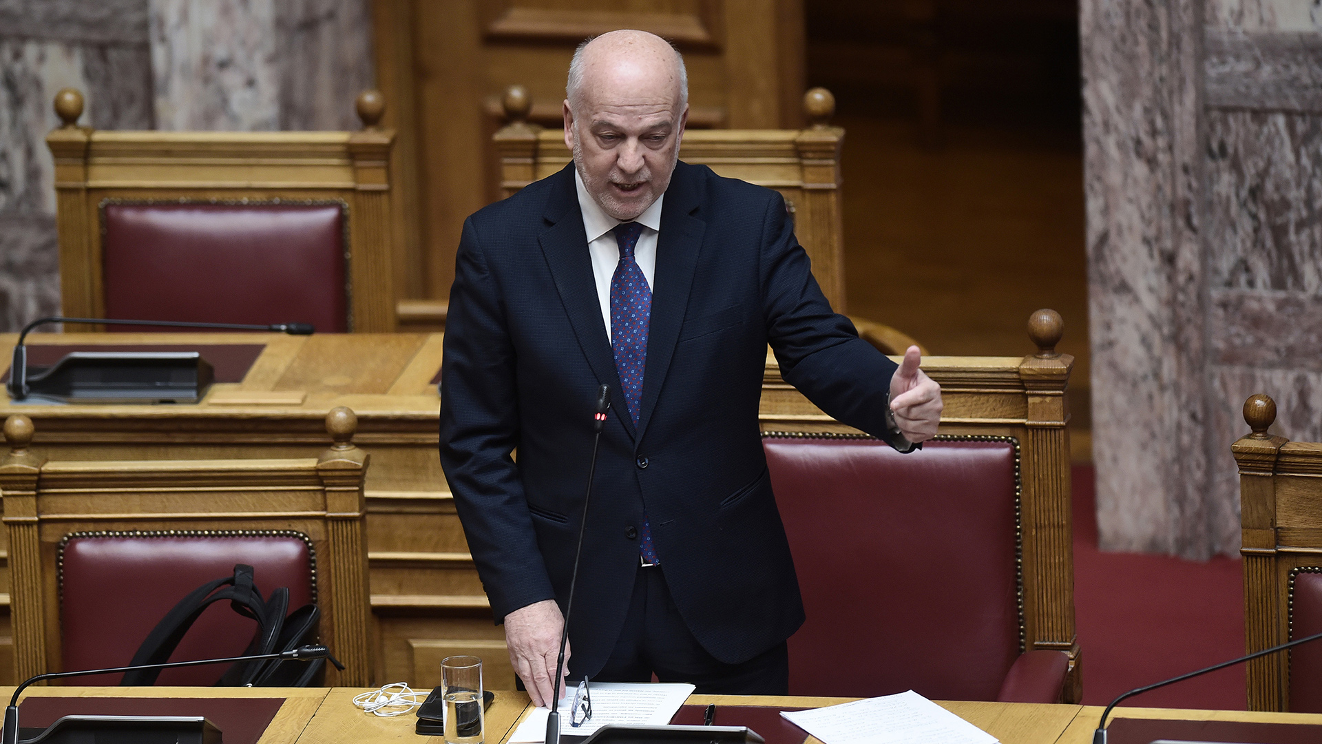 Βουλή: Σε υψηλούς τόνους η συζήτηση για την παραπομπή Τριαντόπουλου-5