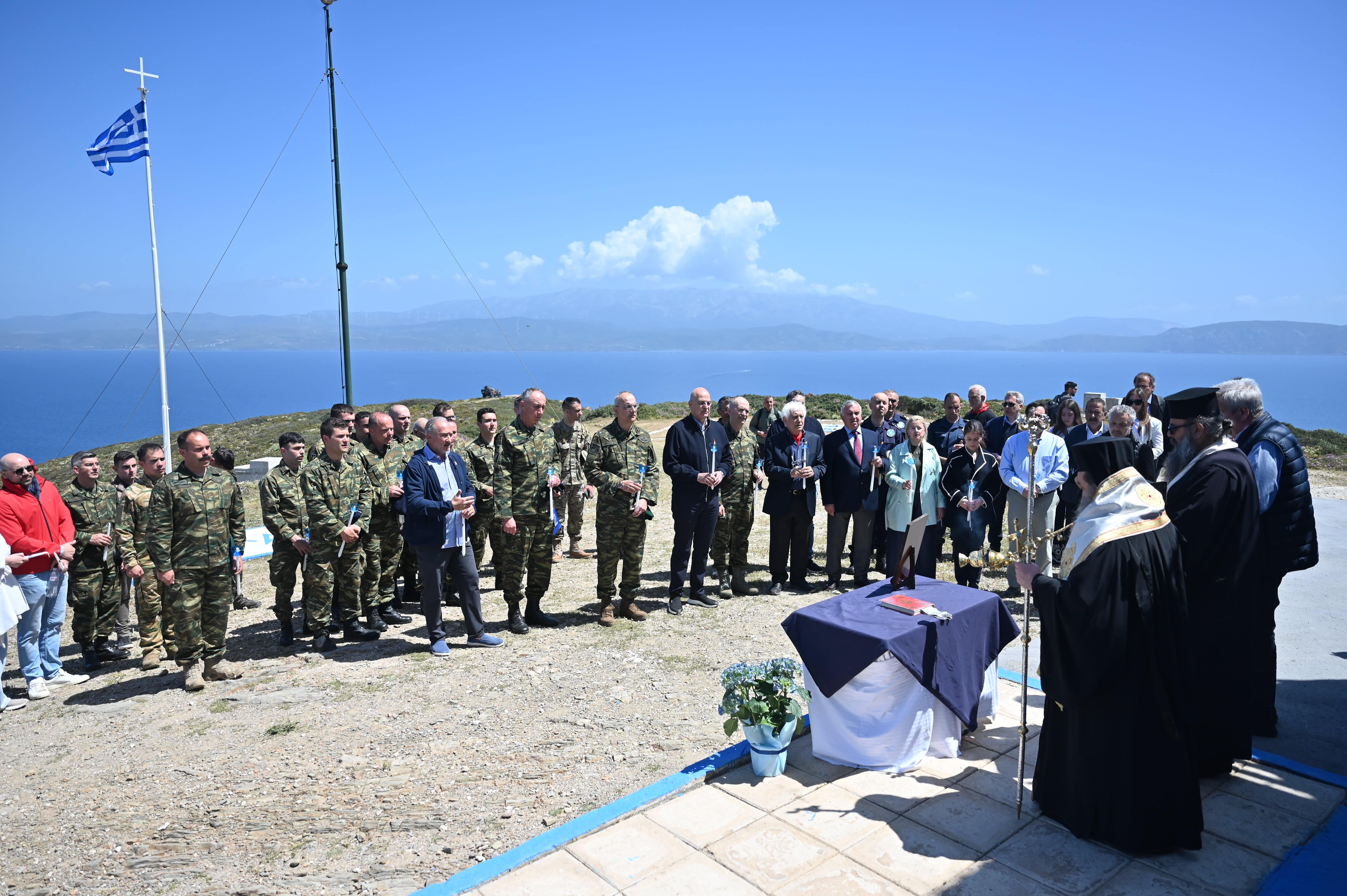 Στο επιτηρητικό φυλάκιο Παναγιάς Οινουσσών ο Νίκος Δένδιας-3