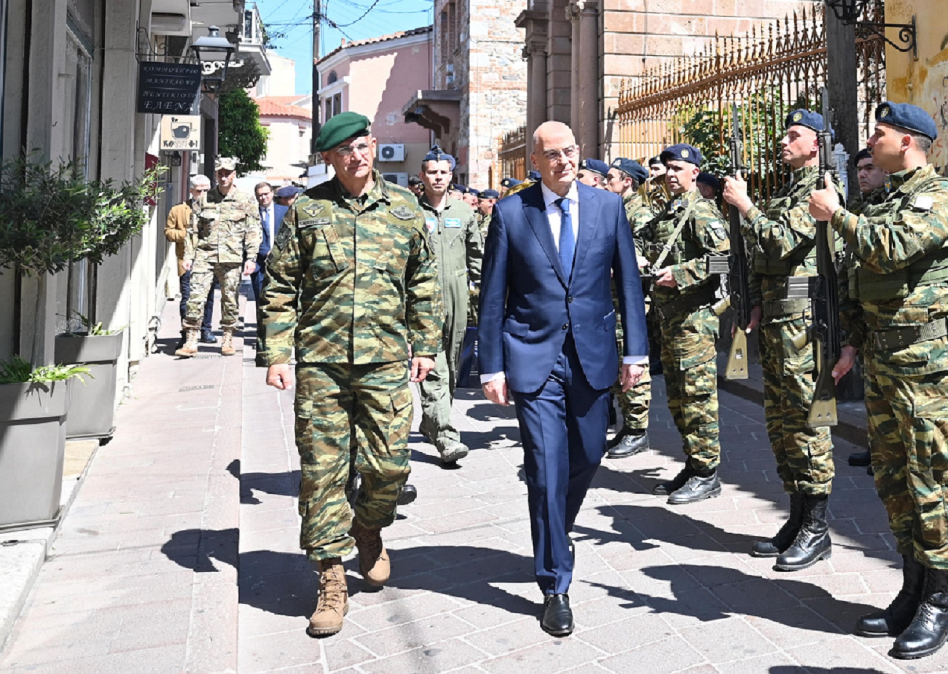 Ν. Δένδιας: Ευγνωμοσύνη για αυτούς που φυλάνε τα όρια της πατρίδας-1