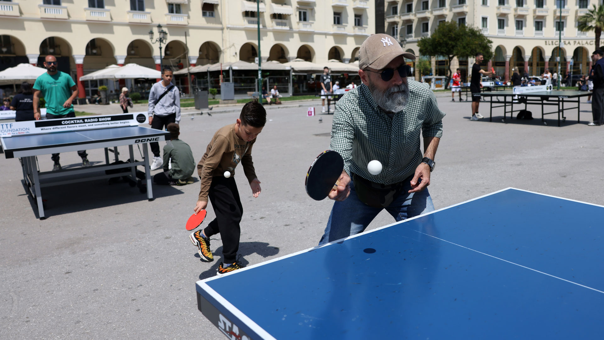 Θεσσαλονίκη: Η πλατεία Αριστοτέλους έγινε ένα μεγάλο… τραπέζι πινγκ πονγκ-1