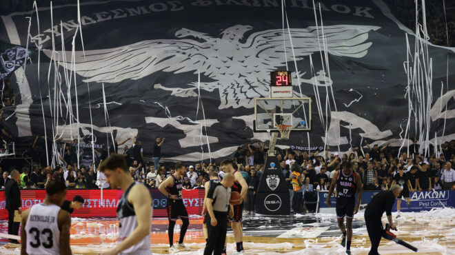 φίλαθλος-τραυματίστηκε-με-κροτίδα-πρ-563577013