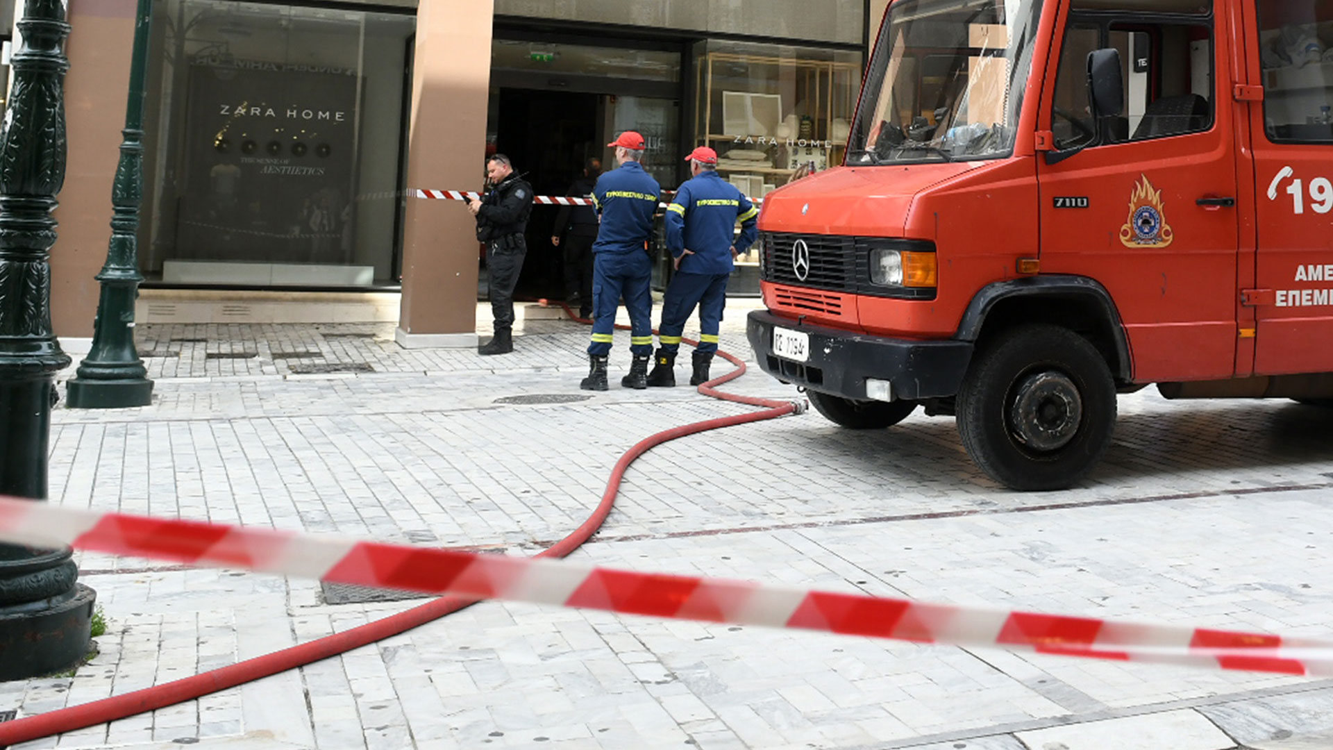 Πάτρα: Υπό έλεγχο έχει τεθεί η φωτιά σε κατάστημα-1