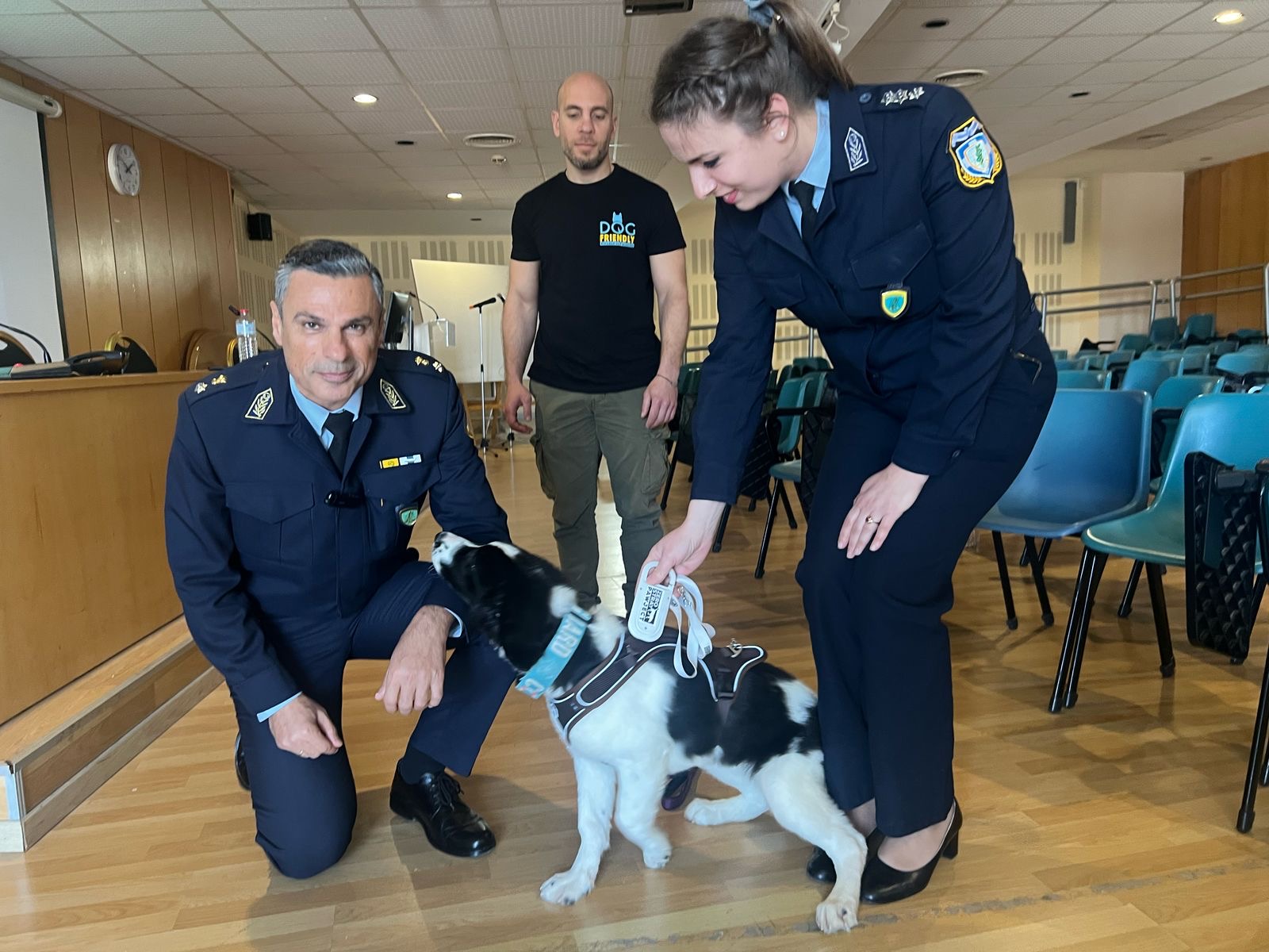 στο-πεδίο-με-την-πρώτη-αστυνομία-ζώων-563544643