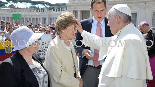 οταν-ο-πάπας-φραγκίσκος-ευλόγησε-τη-μη-563575123