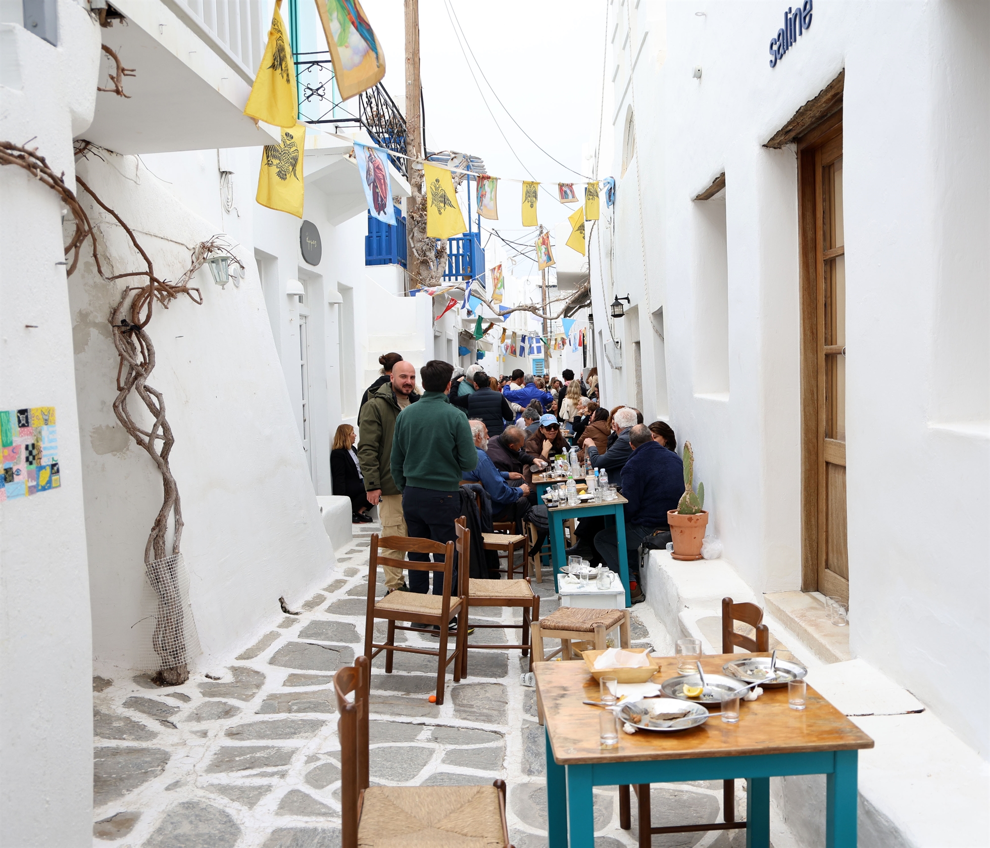 Πάρος: «Εδώ κάτι βαστάει ακόμα»-9