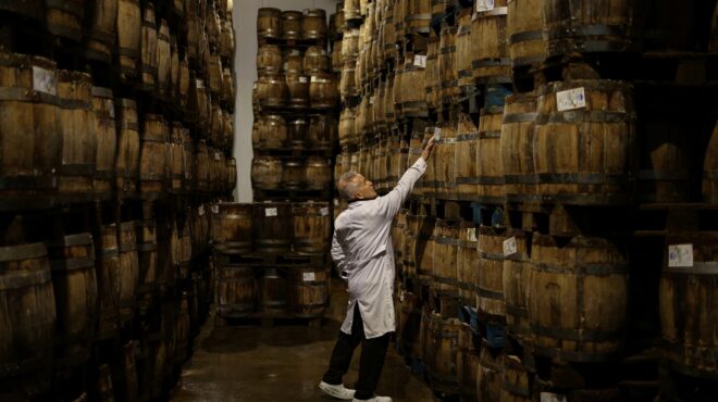 βήχει-ο-τραμπ-αρρωσταίνουν-οι-γαργαλι-563571310