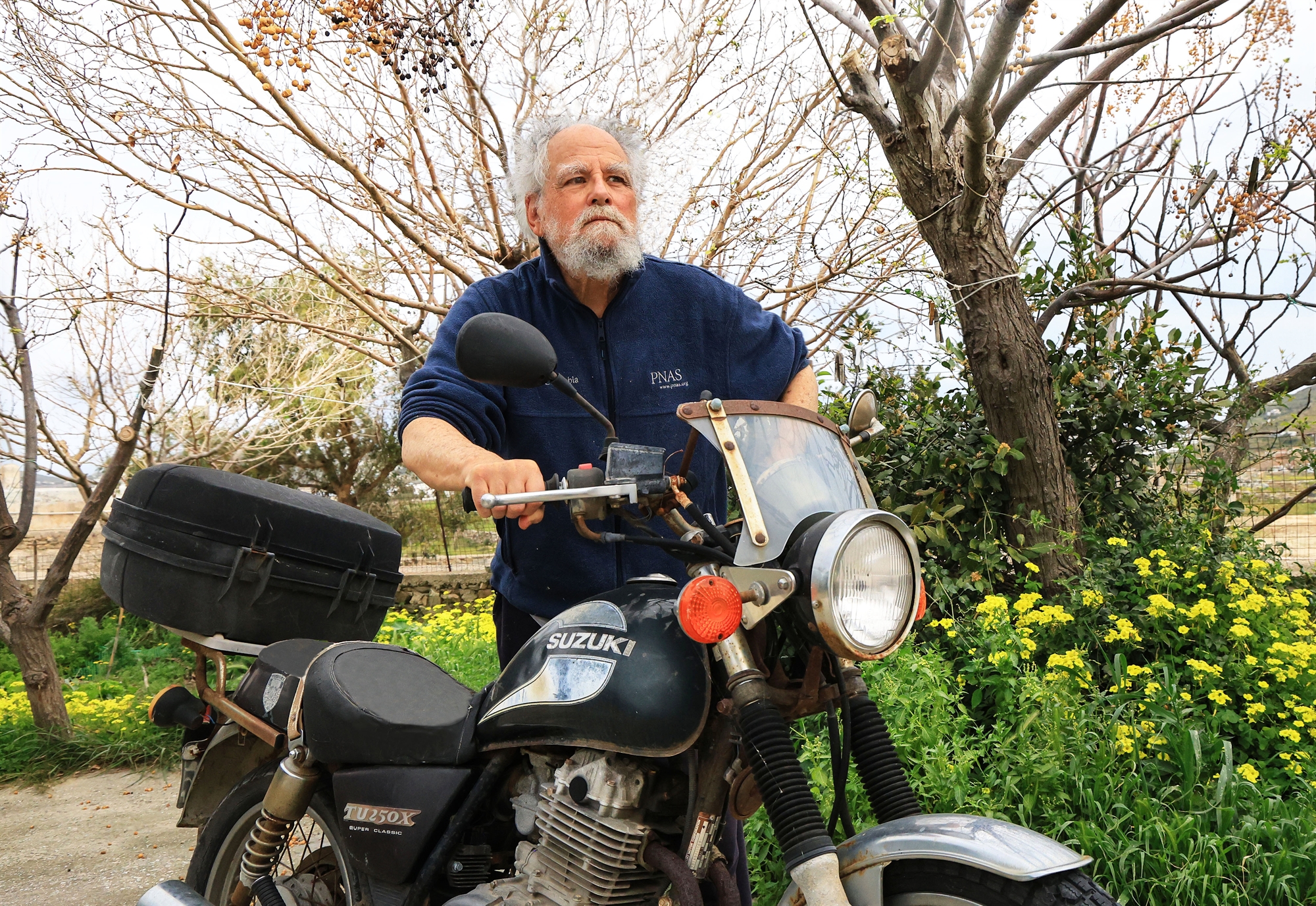 Πάρος: «Εδώ κάτι βαστάει ακόμα»-8