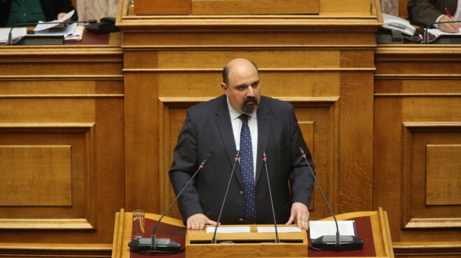 τέμπη-υψηλοί-τόνοι-στην-επιτροπή-με-το-563553565