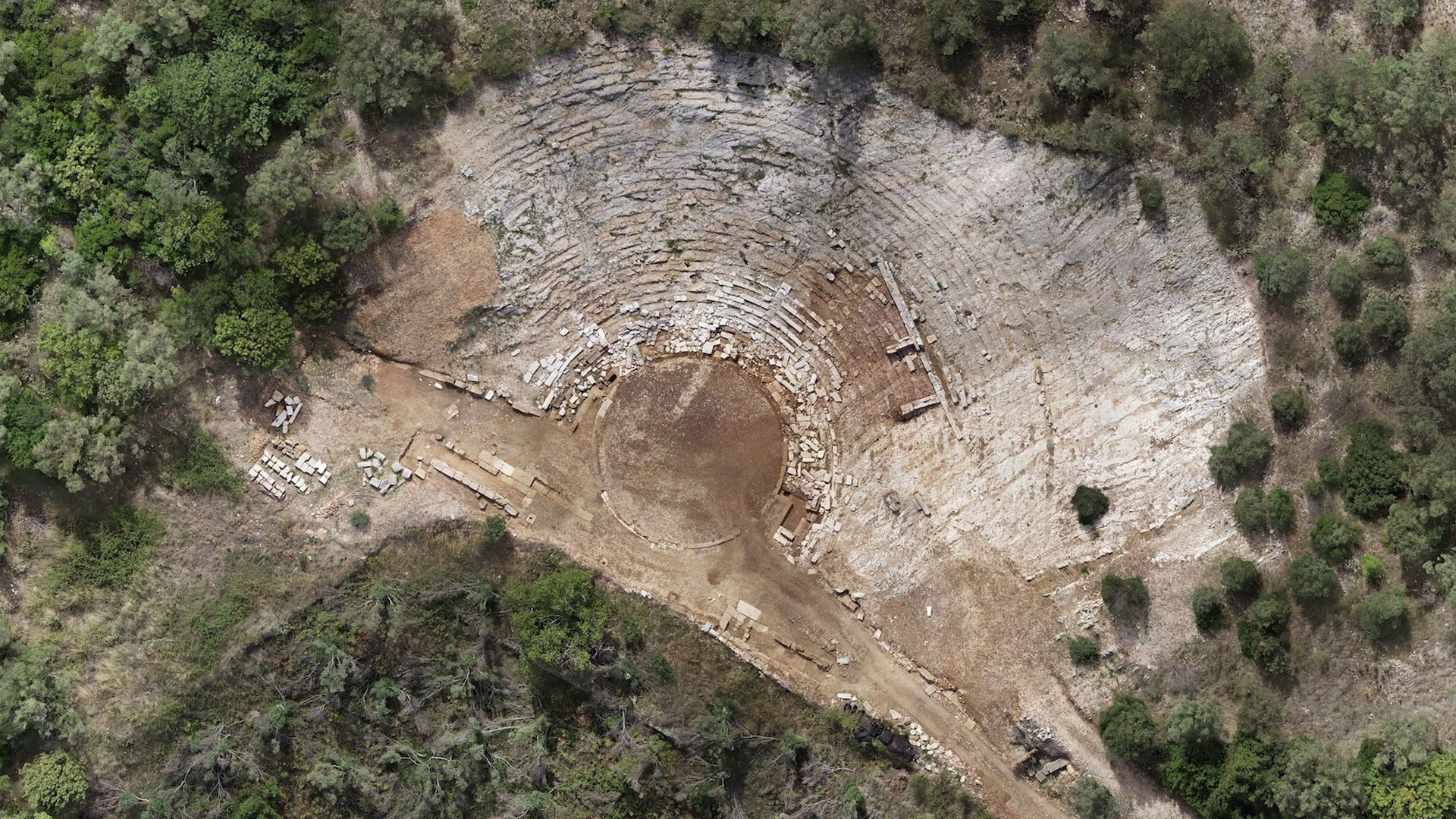 Λευκάδα: Στο φως το πρώτο αρχαίο θέατρο των Ιονίων νησιών-8