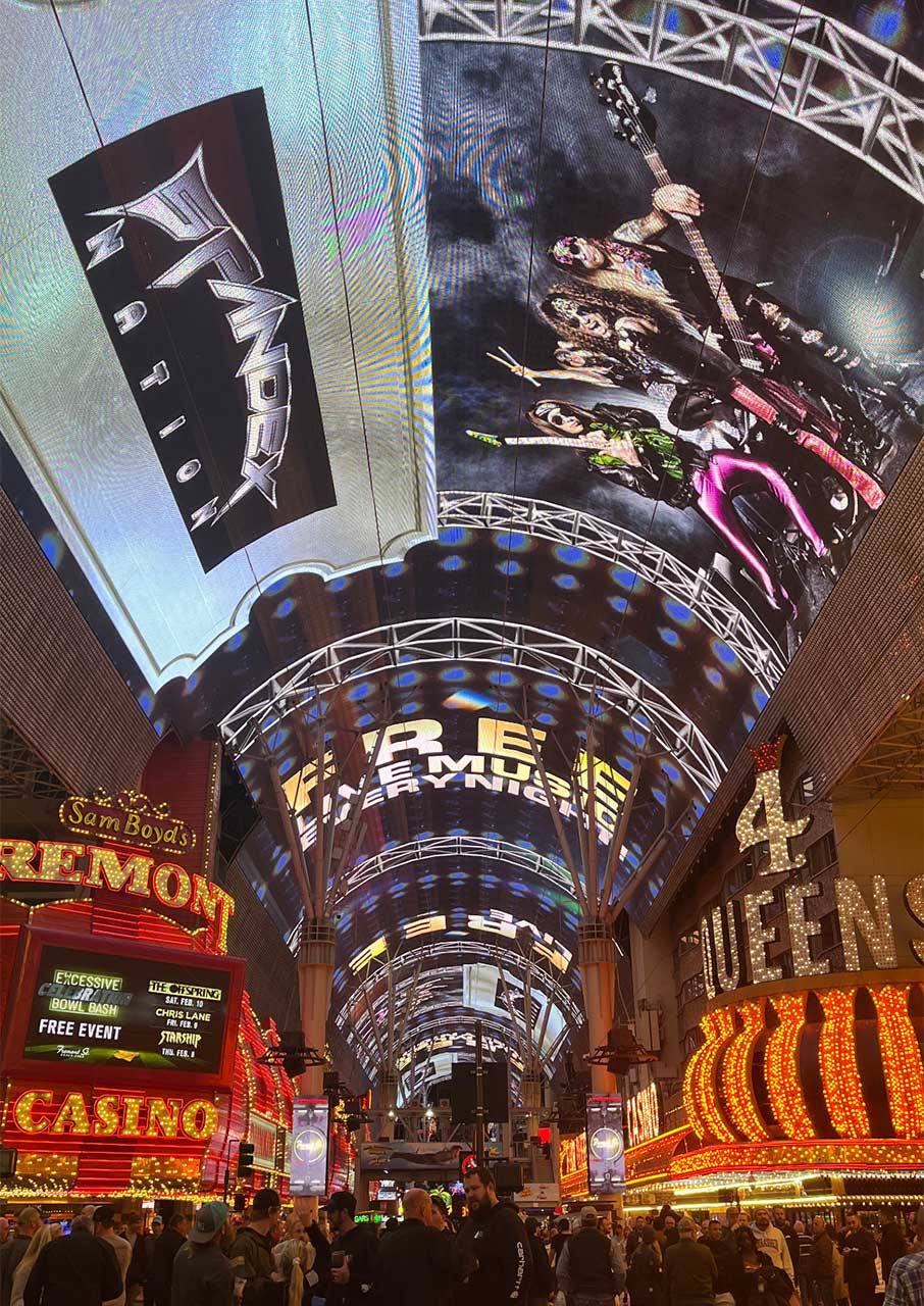 Στο Λας Βέγκας των καζίνο, του θεάματος και της Sphere-1