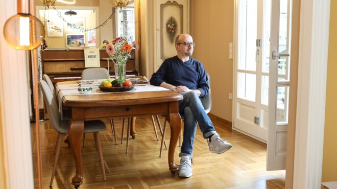 η-νέα-κυψέλη-στην-κάτω-όχθη-της-πατησ-563550568