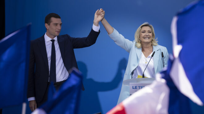 μπαρντελά-η-διαδήλωση-για-τη-λεπέν-είν-563544907