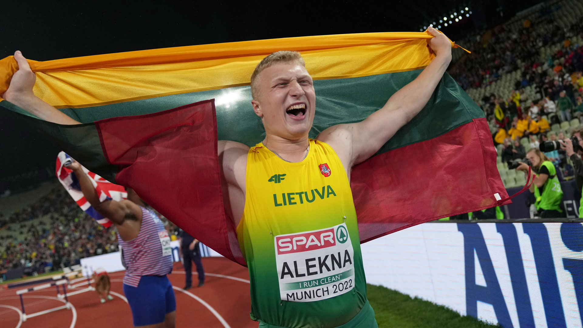 η-χρυσή-κληρονομιά-των-αλέκνα-563567605