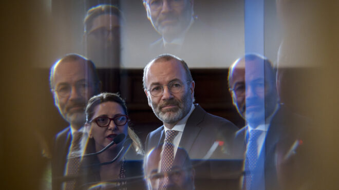 φως-στην-πολιτική-κατεύθυνση-του-ελ-563586244