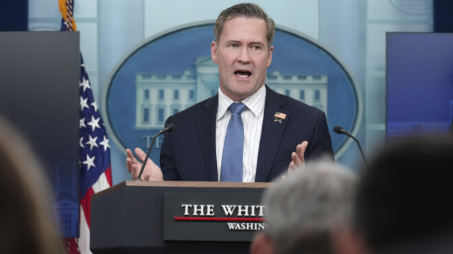 politico-ο-γουόλτς-άνοιγε-ένα-chat-στο-signal-για-κάθε-δ-563545399