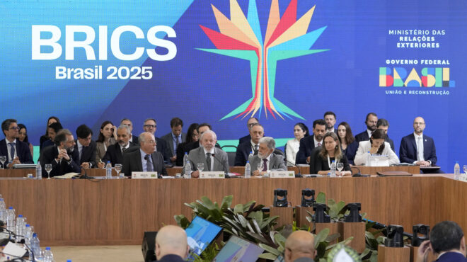 οι-brics-συνεδριάζουν-με-σκοπό-κοινή-στάση-563585050