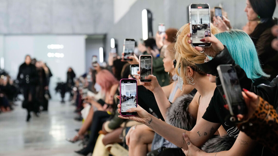 στη-δίνη-του-ozempic-τα-plus-size-μοντέλα-κάθισαν-σ-563588089