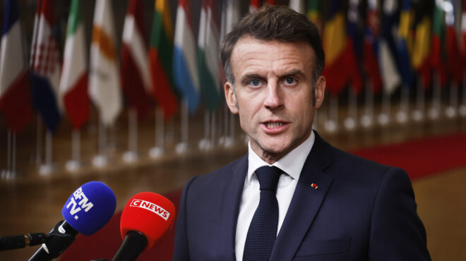 bloomberg-ο-μακρόν-εξετάζει-το-ενδεχόμενο-πρό-563574742