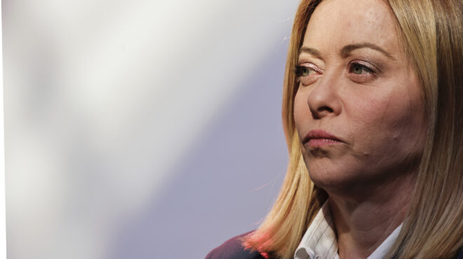 ιταλία-νέφη-διασπάσεων-πάνω-από-τον-κυ-563546584