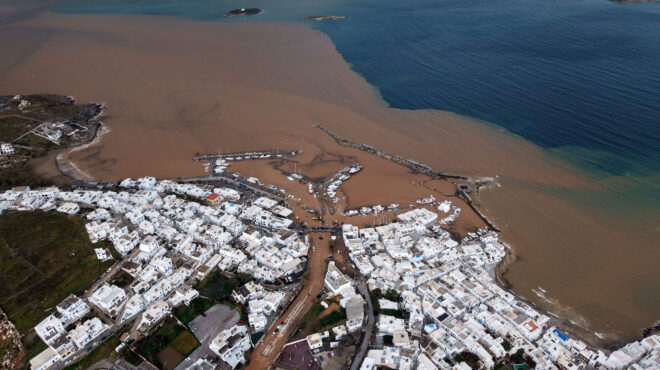 πάρος-η-πλημμυρισμένη-νάουσα-από-το-δι-563543362