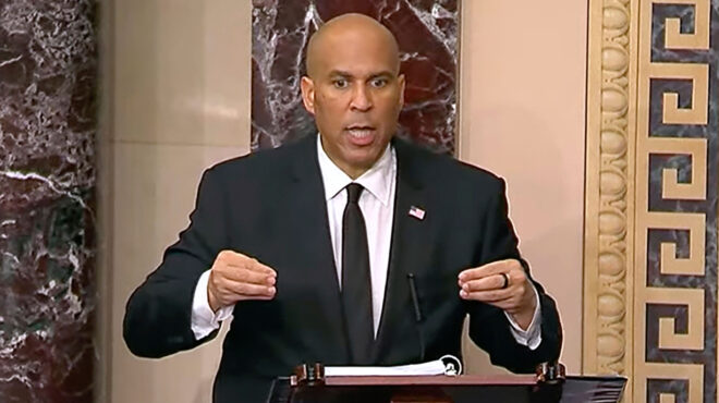 ηπα-γερουσιαστής-μίλησε-πάνω-από-17-ώρε-563543029