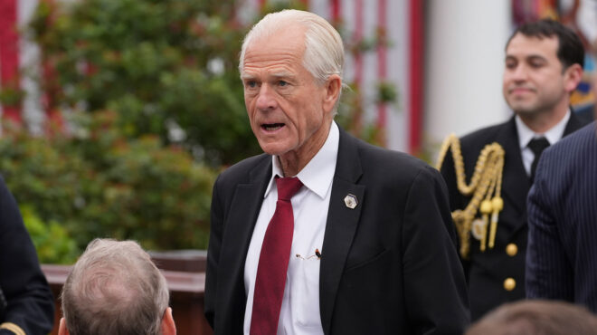 σύμβουλος-τραμπ-η-ε-ε-πρέπει-να-μειώσε-563552977