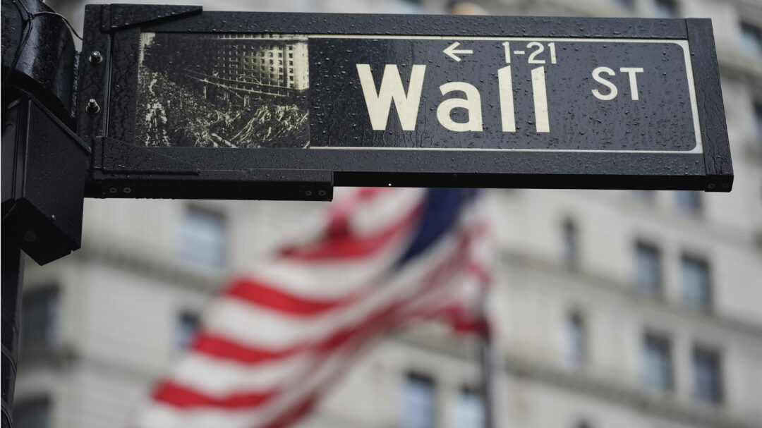 wall-street-νέα-βουτιά-στους-δείκτες-παρά-το-563557693