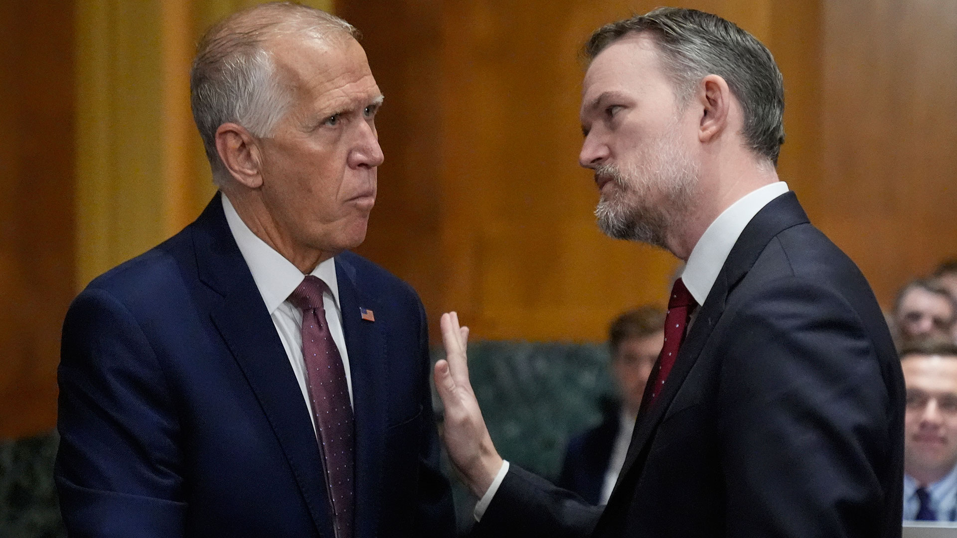 Ο Τραμπ υποκύπτει στην αγορά ομολόγων-3