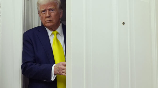 signalgate-ο-τραμπ-στηρίζει-τον-υπουργό-αμυνα-563573944