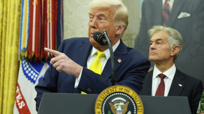 νέα-επίθεση-τραμπ-στον-επικεφαλής-της-fe-563574001