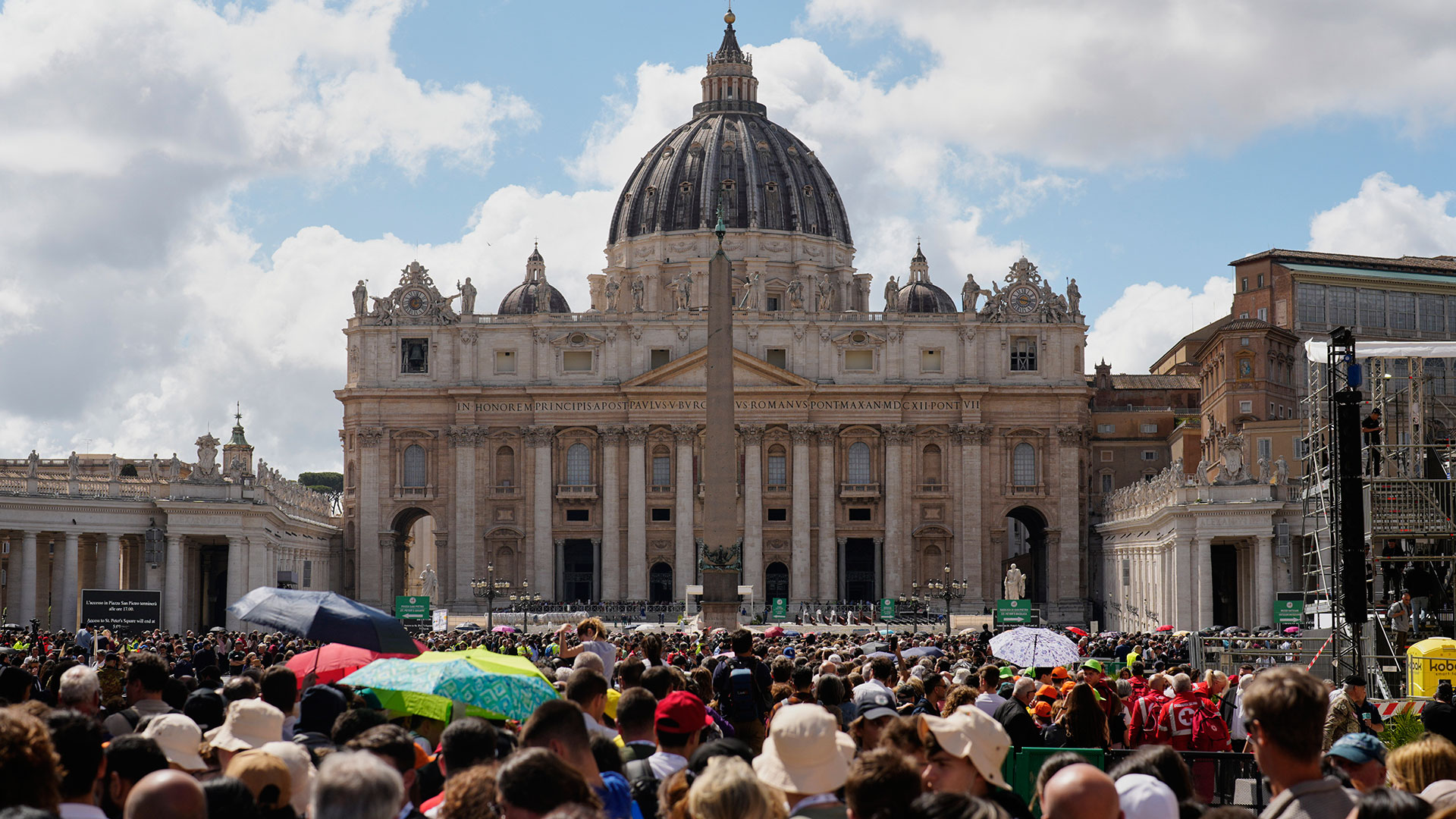 Ο διπλωματικός γρίφος της ταξιθεσίας στην κηδεία του Πάπα-3