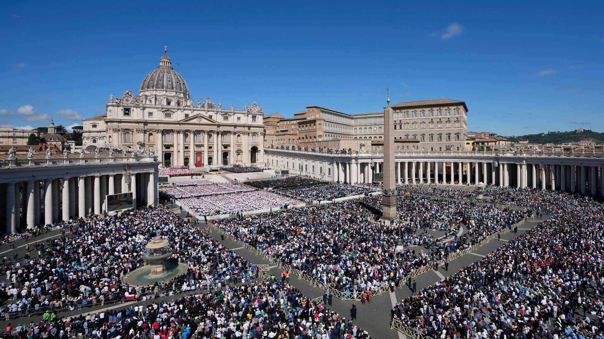 Δέκα στιγμιότυπα από το τελευταίο αντίο στον Πάπα Φραγκίσκο-5