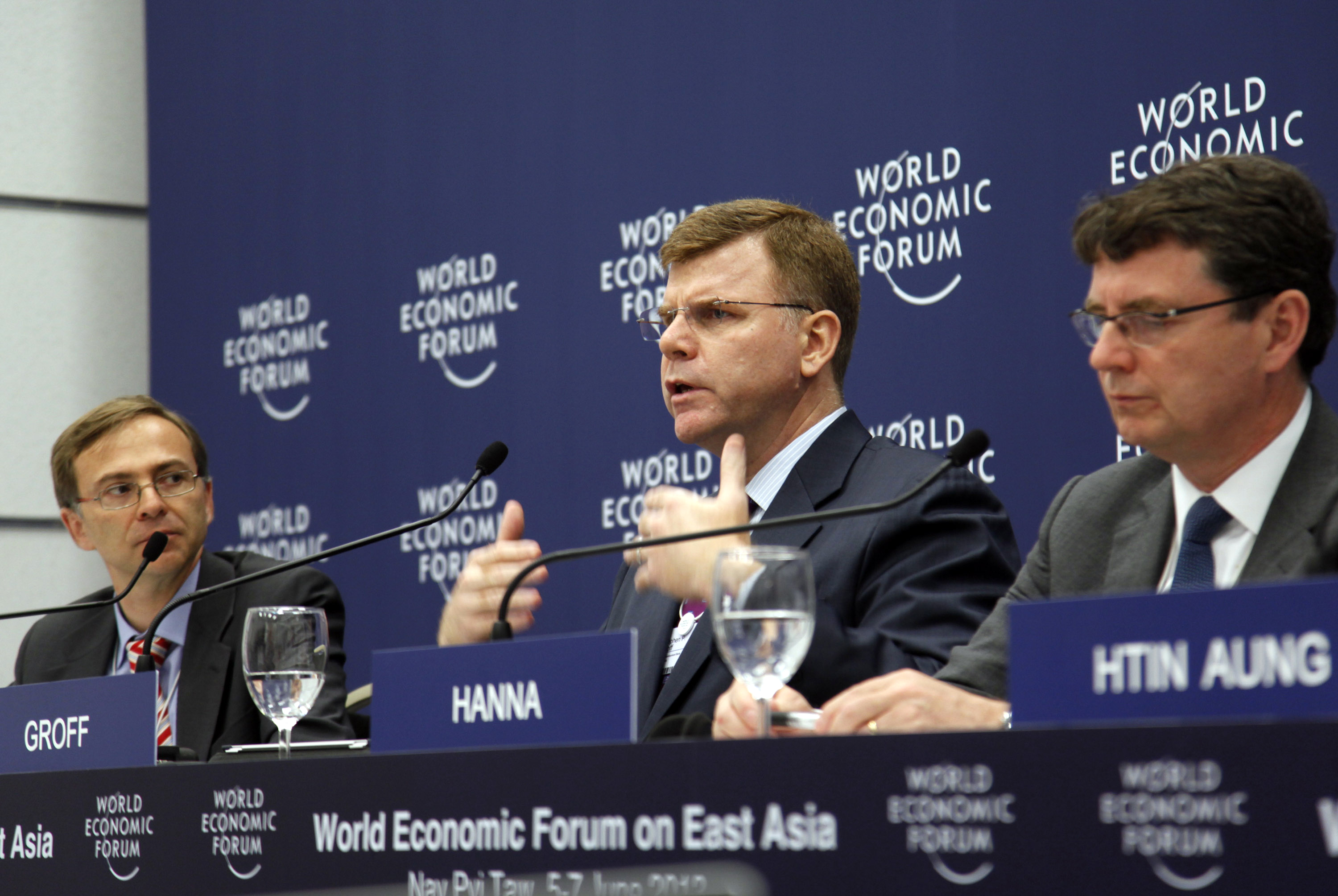 Κλάους Σβαμπ: Τα ένοχα μυστικά στο κάστρο του Νταβός-2