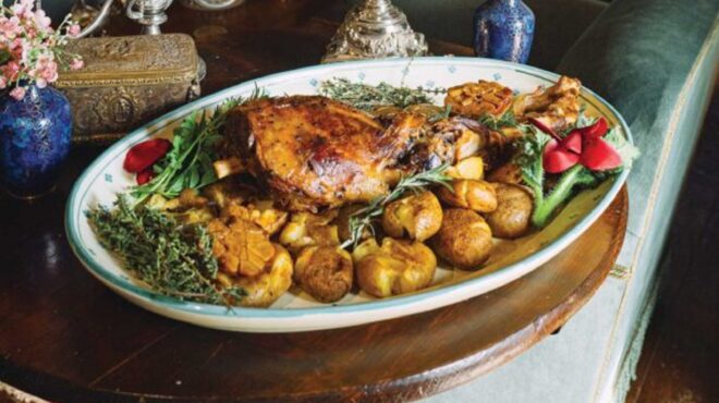 αρνάκι-ψητό-με-δεντρολίβανο-και-πατάτ-563573506